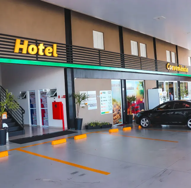 VR2 Hotel - Image 1