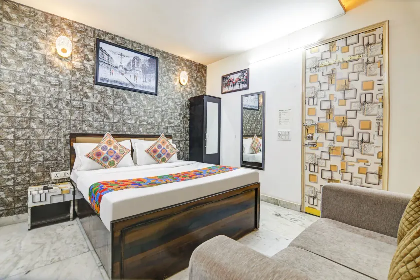 Hotel Midtown - Image 1