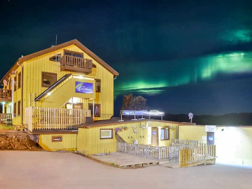 Abisko Guesthouse & Activities - Image 1