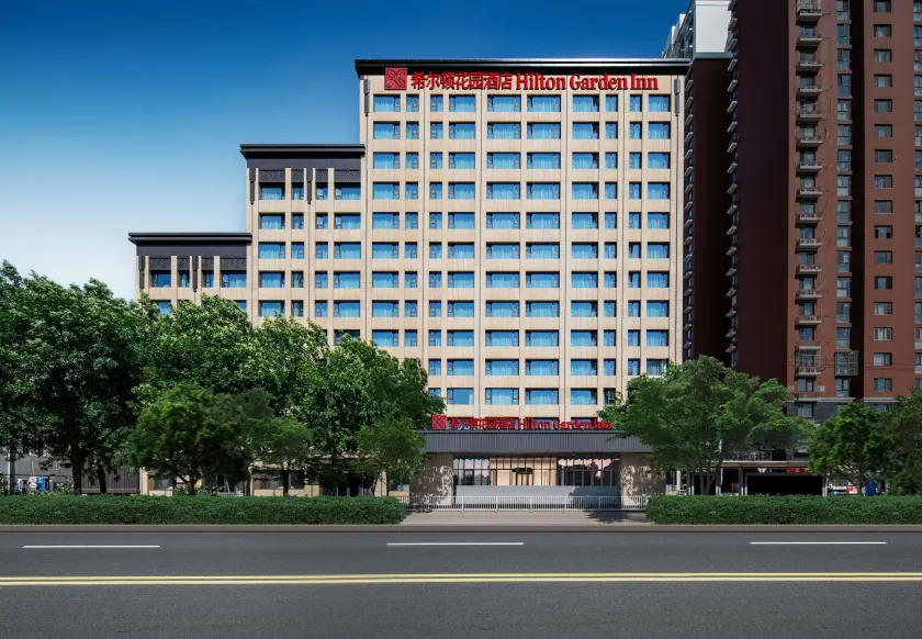 Hilton Garden Inn Beijing West Railway Station - Image 1