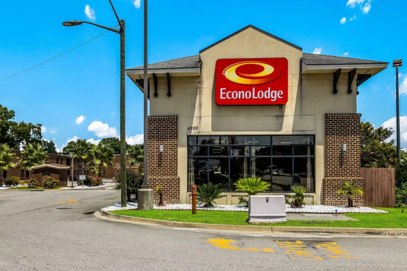 Econo Lodge Garden City - Savannah - Image 1