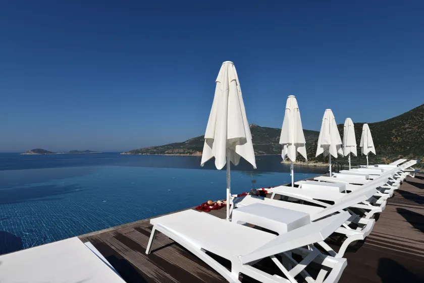 Kalamar Hotel - Image 1