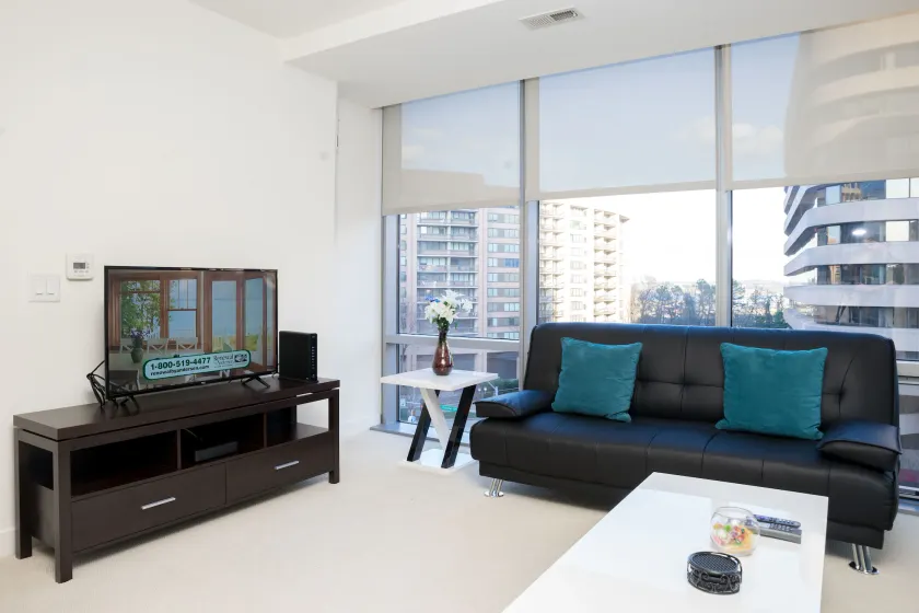 Arlington Fully Furnished Apartments in Crystal City - Image 1