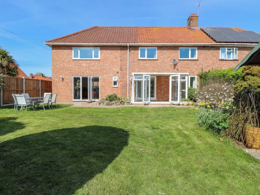 Cedar View - Image 1
