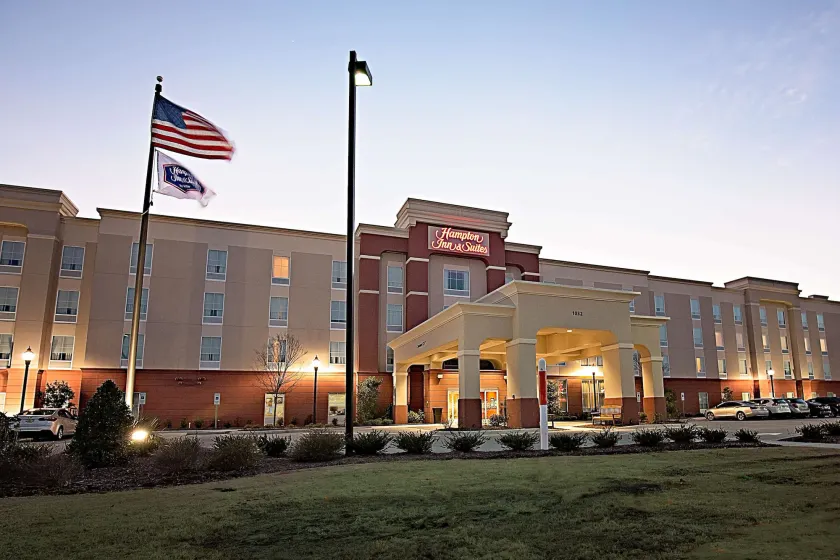 Hampton Inn & Suites Jacksonville - Image 1