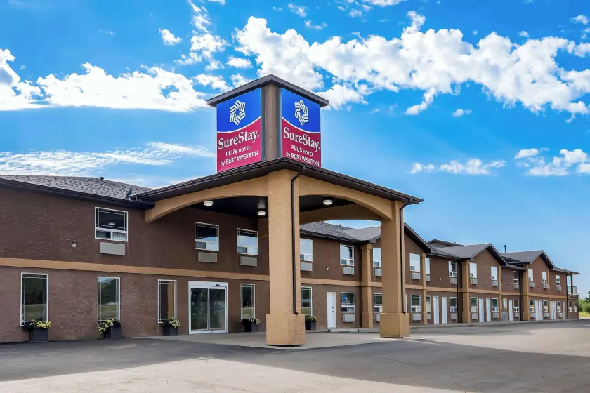 SureStay Plus Hotel by Best Western Hardisty - Image 1