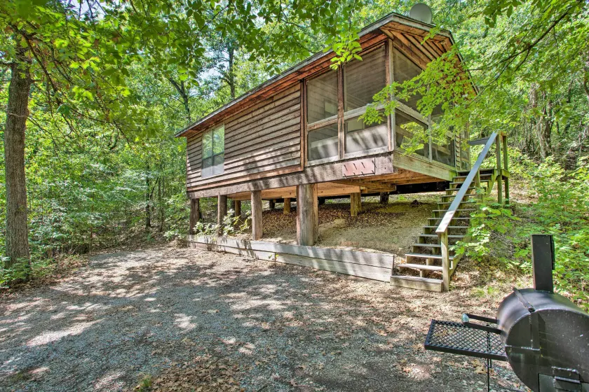 Bright Davis Escape w/ Screened-In Porch! - Image 1