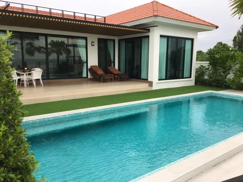 La Playa Beach Front Pool Villa Cha-am,Huahin - Image 1