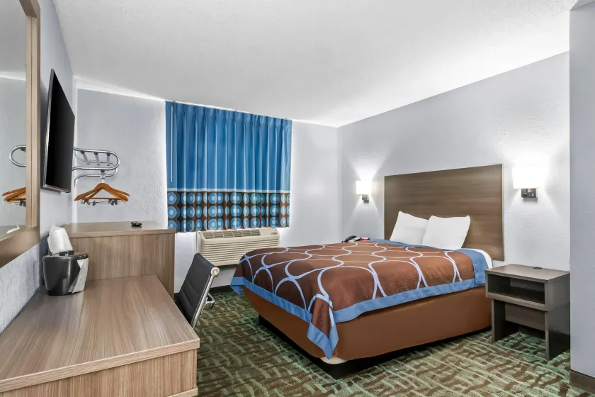 Rodeway Inn Delmont - Image 1
