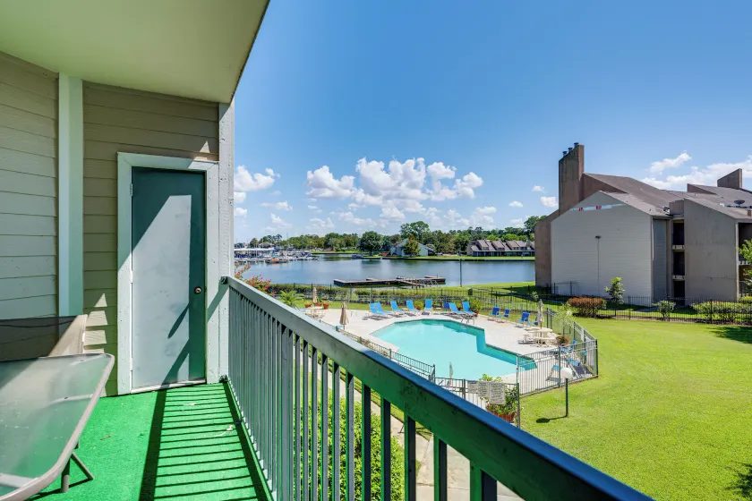 Lake Conroe Condo w/ Pool Access + Balcony! - Image 1