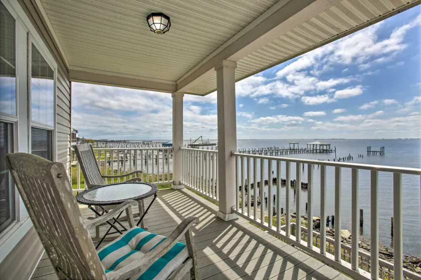 Waterfront New Orleans Home w/ Private Dock & Pier - Image 1