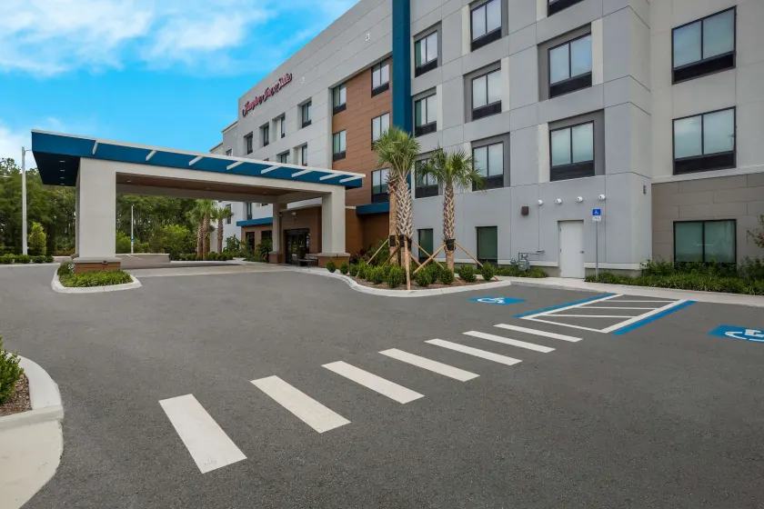 Hampton Inn & Suites Ruskin I-75 - Image 1