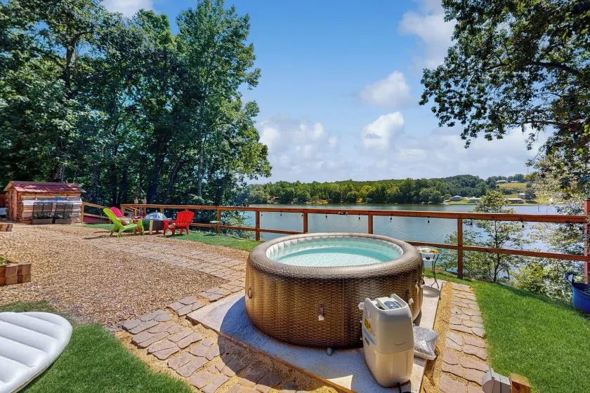 Hot Tub + Fire Pit: Lakeside Getaway, Dogs Welcome - Image 1