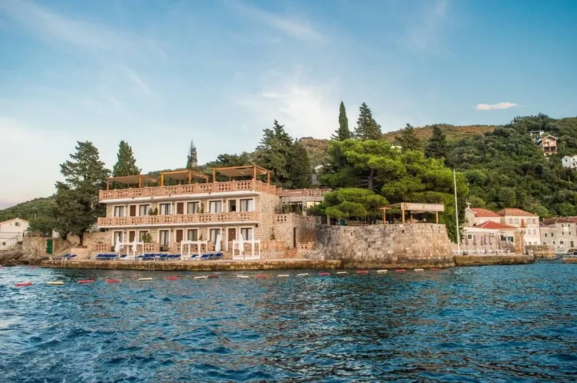 Forte Rose Hotel - Image 1