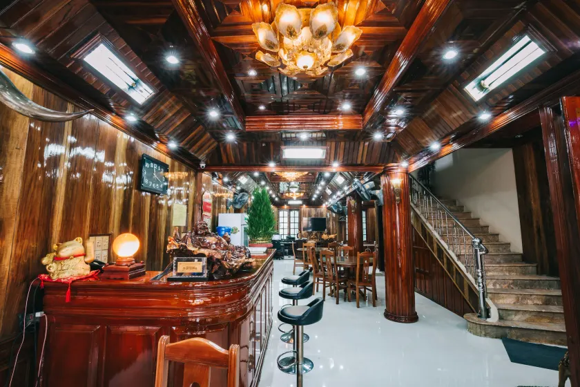 Thành Loan Hotel - Image 1