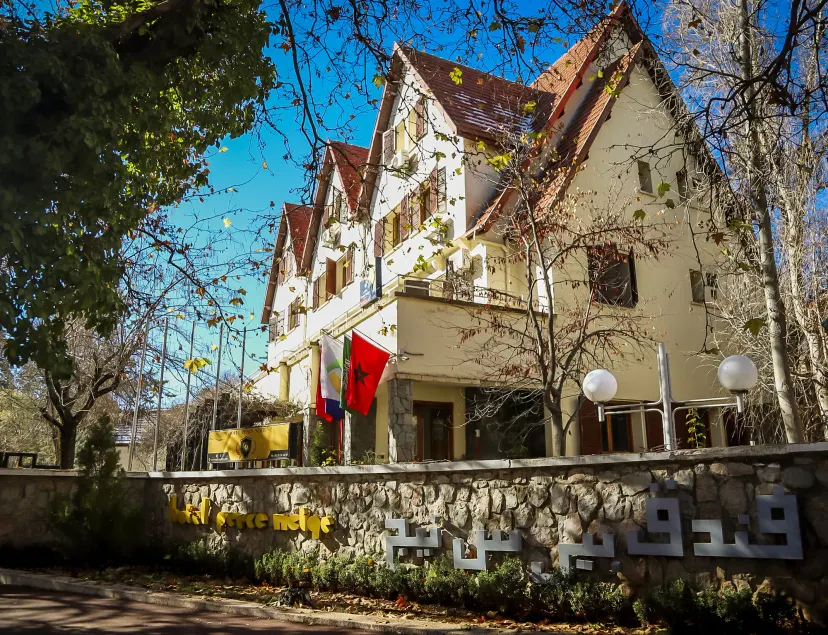 Hotel Perce Neige - Image 1