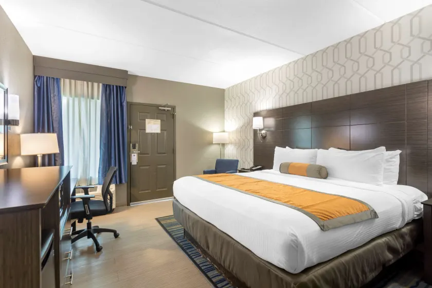 Best Western Plus Bowling Green - Image 1