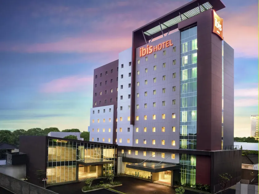 Ibis Makassar City Center - Image 1