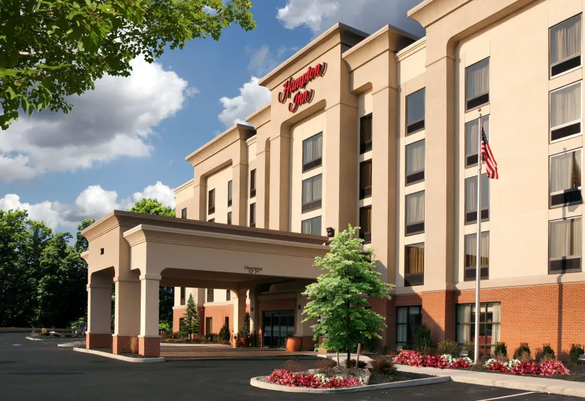 Hampton Inn Springfield South Enfield - Image 1