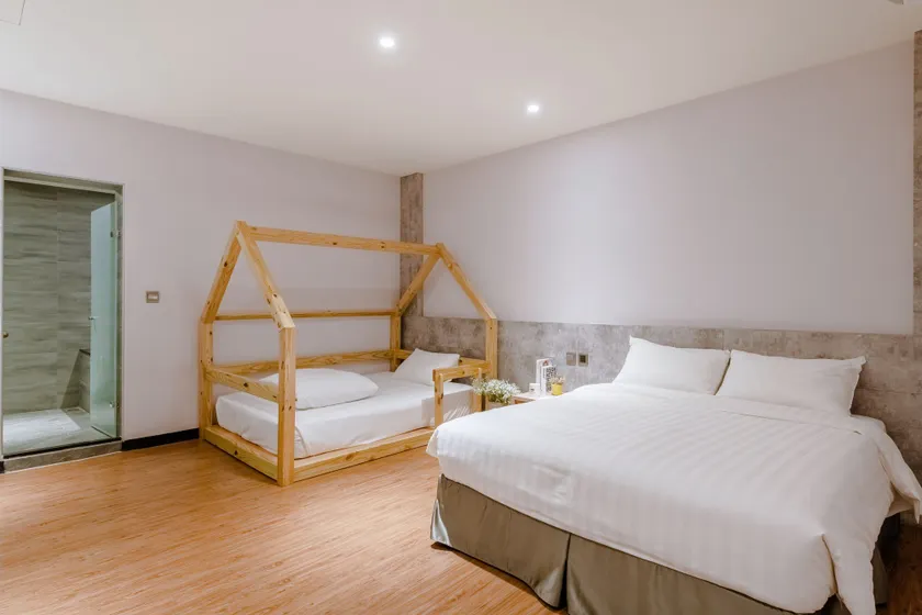 Prince Hotel - Image 1