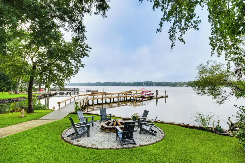 Private Boat Dock: Waterfront Lake Murray Haven - Image 1