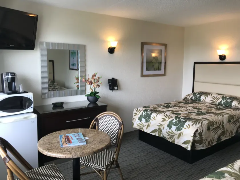Crystal Beach Motor Inn - Image 1