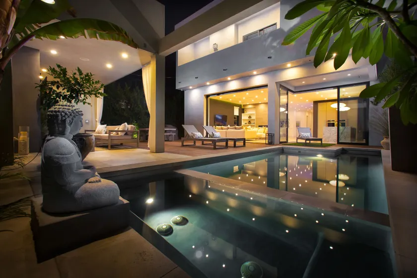 Sycamore Villa - Image 1