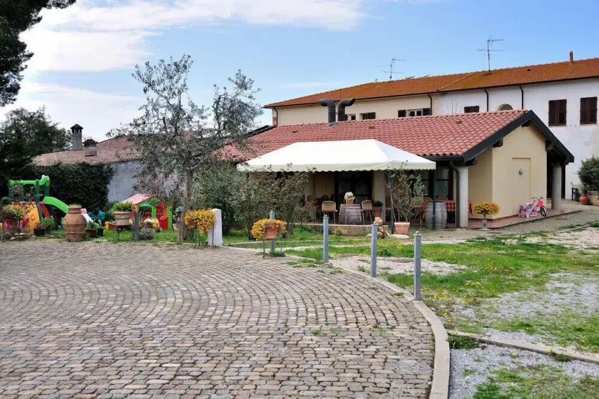 Podere San Michele Cantina con Camere - Image 1