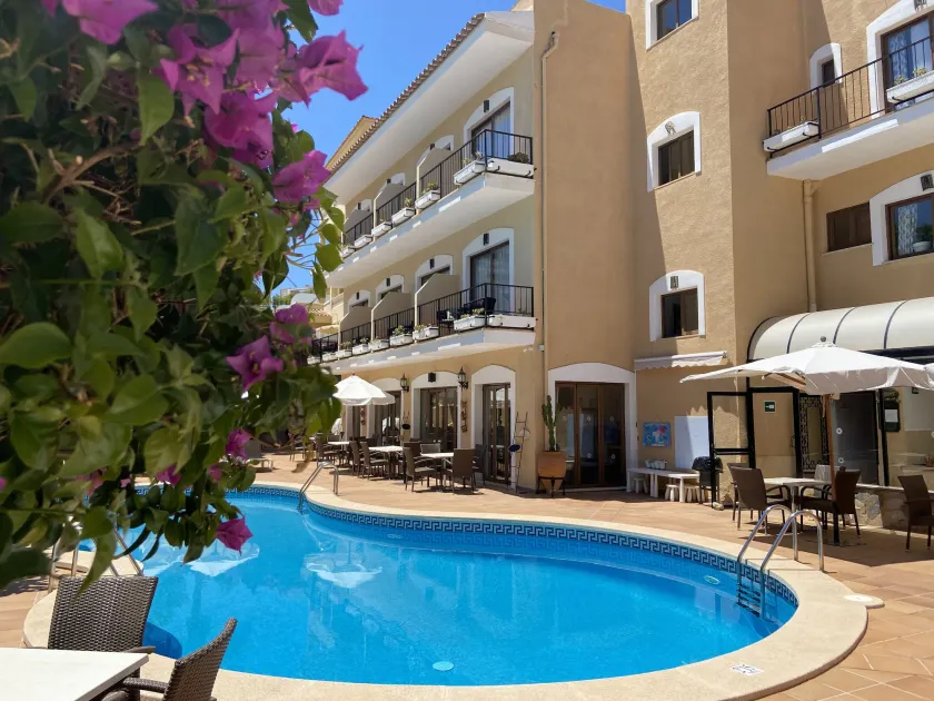 Hostal Villa Rosa - Image 1