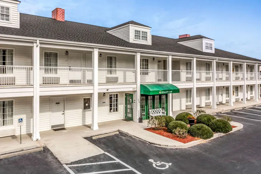 Quality Inn Lancaster - Image 1