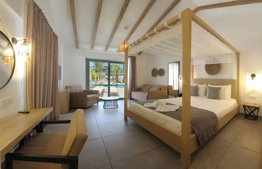 Bohemian Gardens Hotel - Image 1