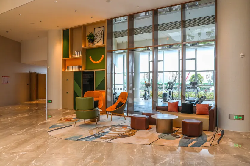 Holiday Inn Quzhou by IHG - Sitzecke in der Lobby