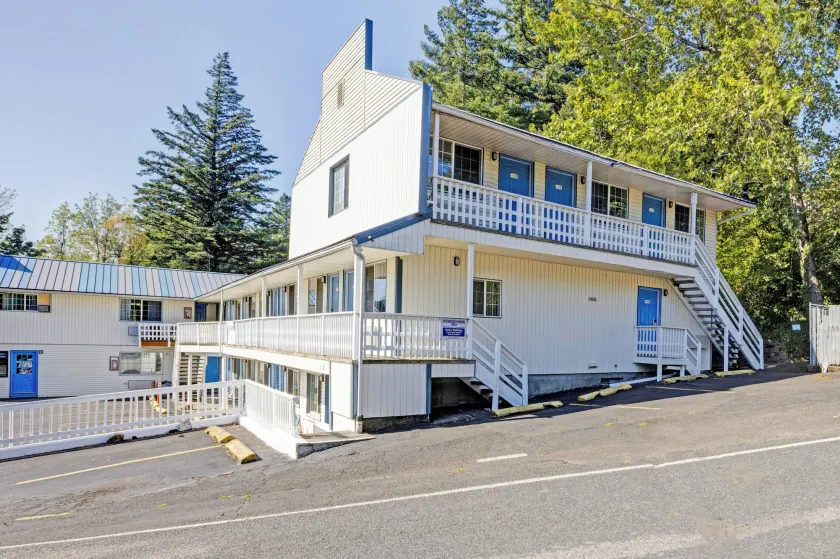 Capital O Stevenson Inn Riverside - Image 1