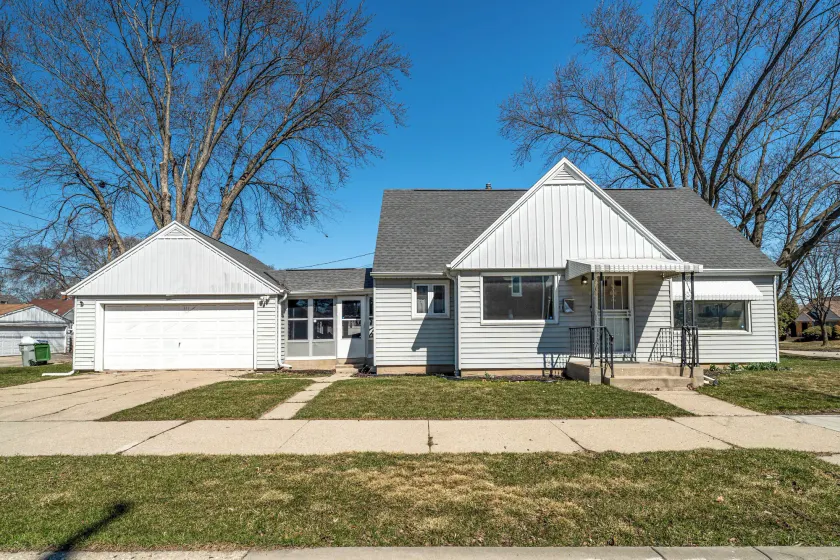 7 Mi to Lake Michigan: Milwaukee Vacation Rental - Image 1