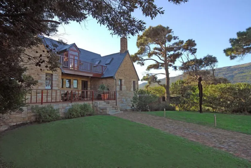 Villa Honeywood Guest House - Image 1