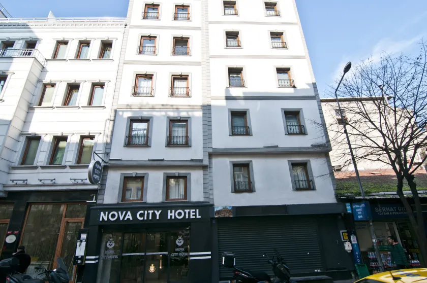 Nova City Hotel - Image 1