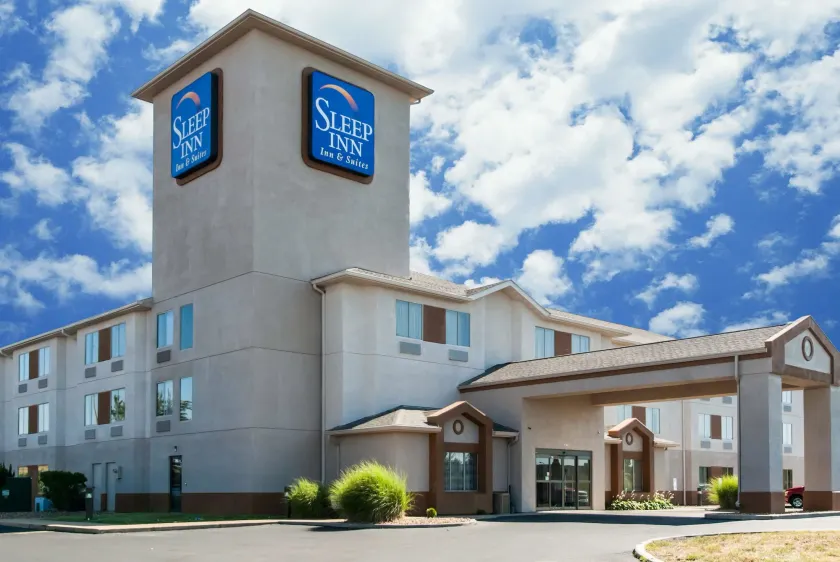 Sleep Inn Saint Charles North - Image 1