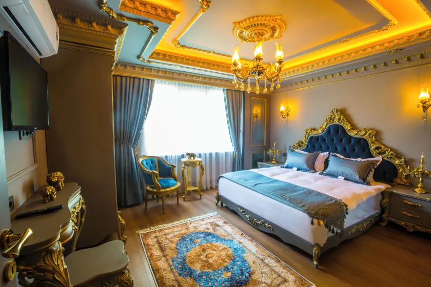 REAL KiNG RESiDENCE - Image 1