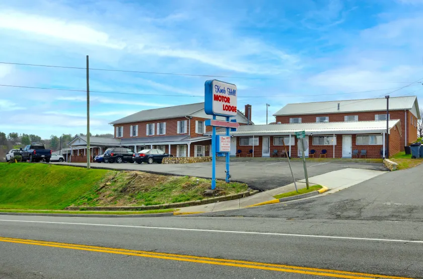 Knob Hill Motor Lodge – Hillsville  - Image 1