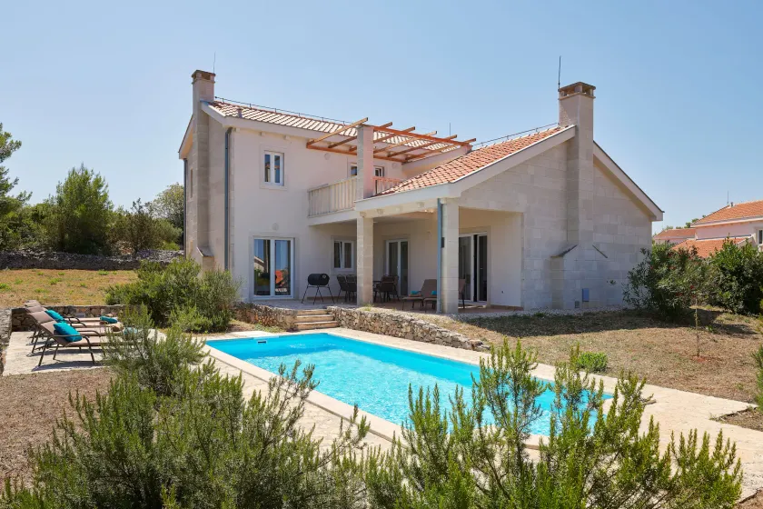 Luxury Villas Stari Grad - Image 1
