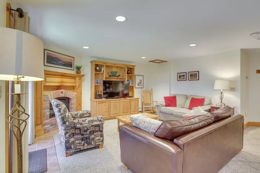 Ski-in/ski-out Condo at Jay Peak Resort! - Opholdsområde