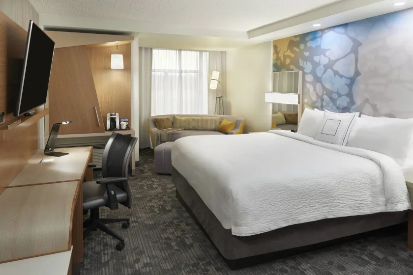 Courtyard by Marriott Oshawa - Image 1