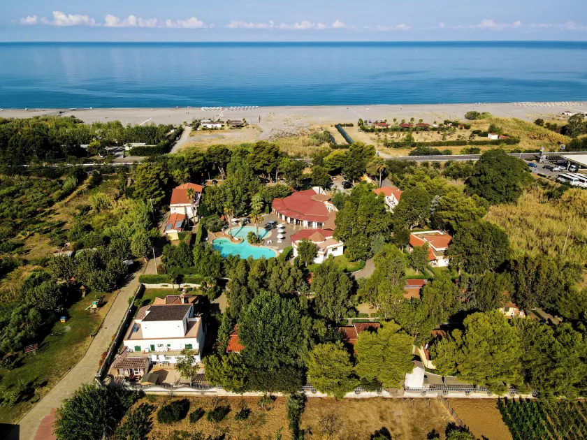 FRUIT VILLAGE HOLIDAY BEACH - Image 1