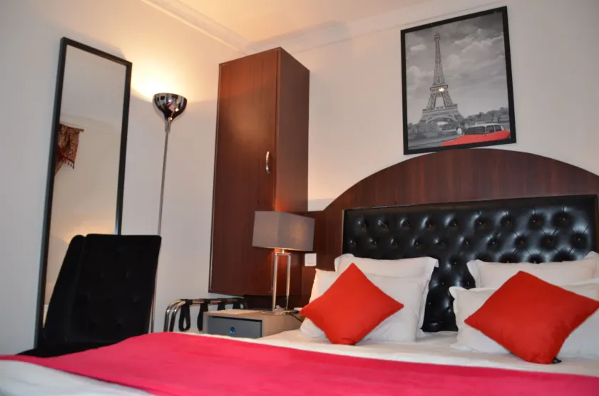Hôtel Regina - Image 1
