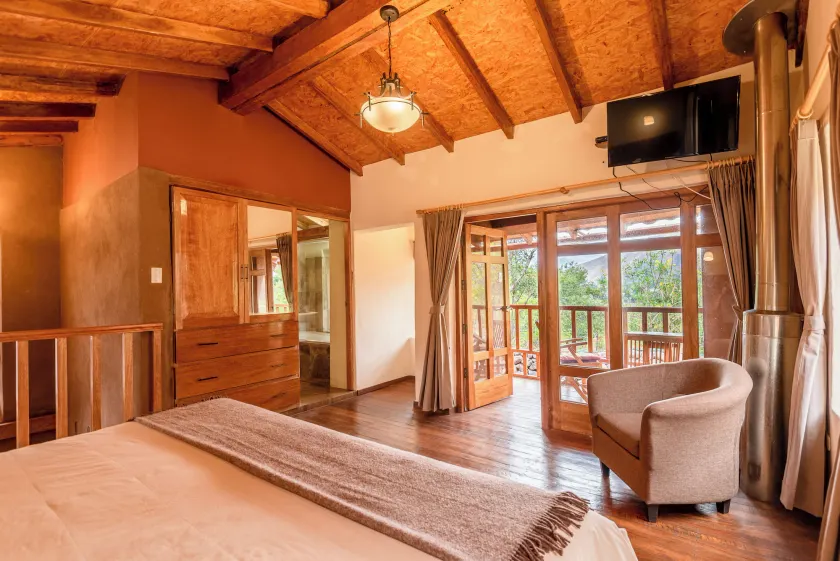 Unuwasi Hotel & Villa - Image 1