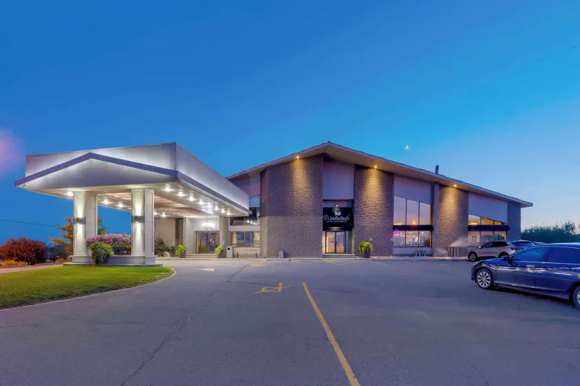 Best Western Pembroke Inn & Conference Centre - Image 1