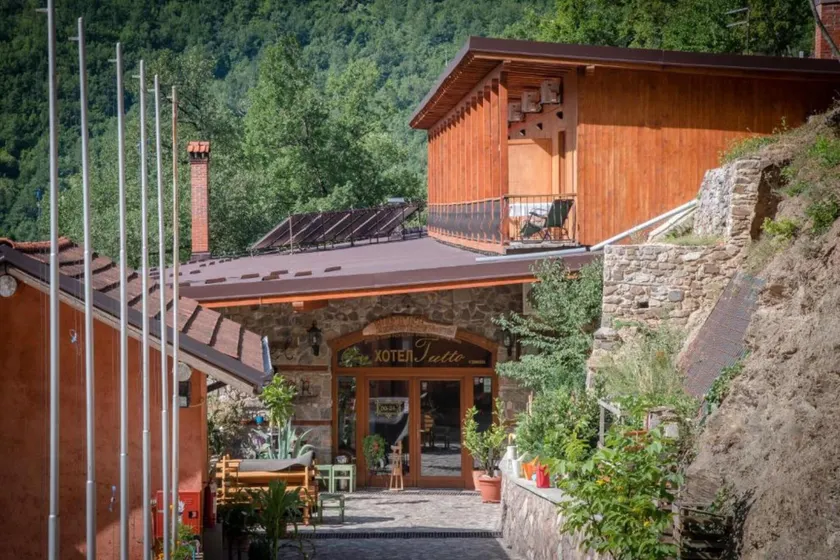 Hotel Tutto - Image 1