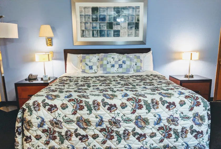 Executive Inn - Image 1