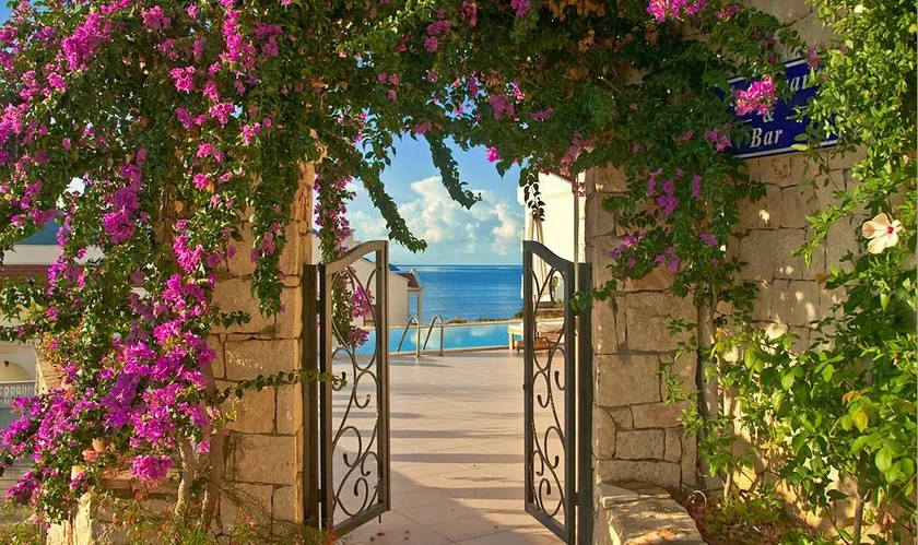 Lycia Hotel - Image 1