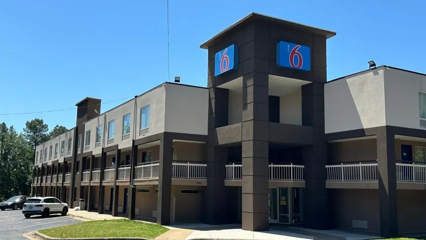 Motel 6-Raleigh, NC - North - Image 1